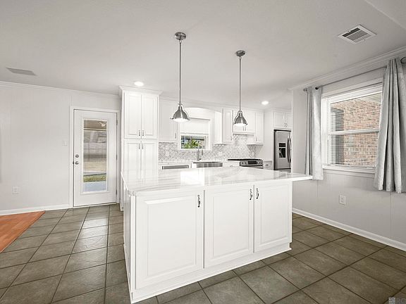 3rd image of 364 Wingate Dr