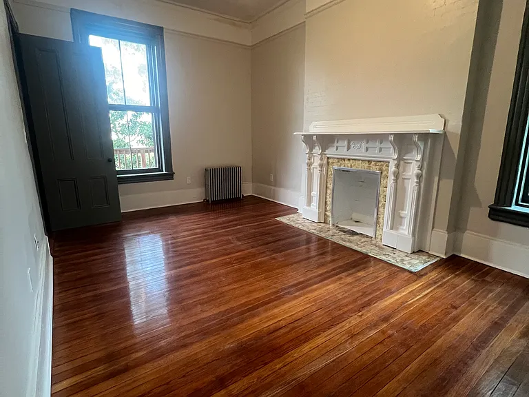 286 Grand St #302 — Photo 2