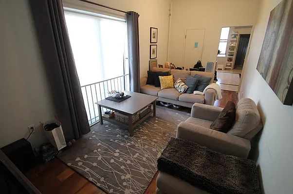 Rented by Space Marketing Shop | media 28