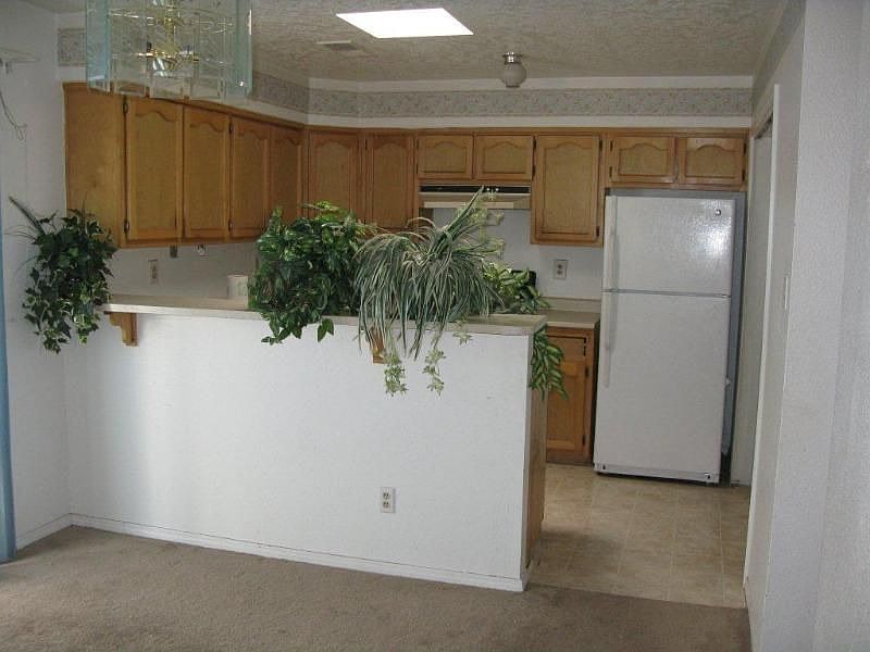 2nd image of 872 Entrada Dr SW