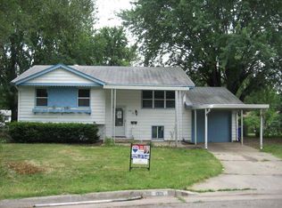 1301 Manley Cir, Junction City, KS 66441