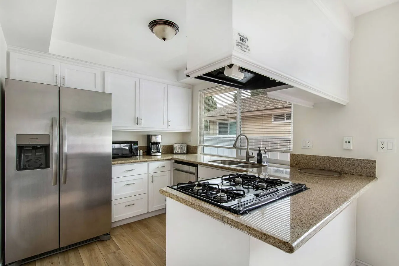 2 bed, 985 sqft, $4,500 — Photo 2