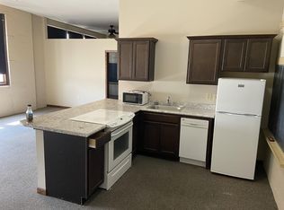 412 N 2nd St #1, Marion, KS 66861