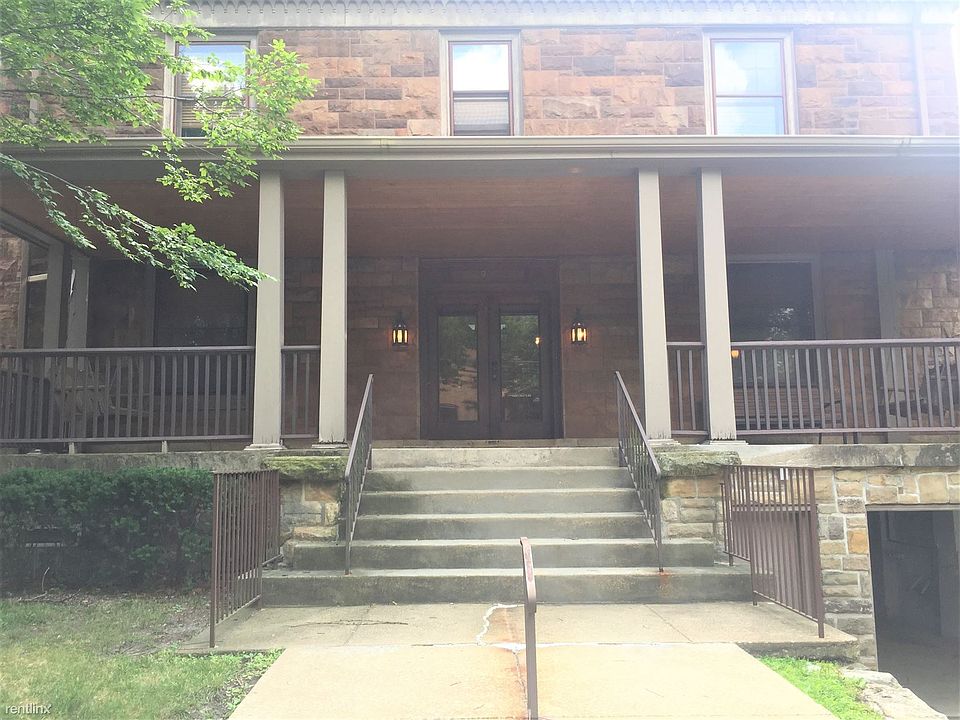920 College Street Front Porch and Suite 1 private entrance