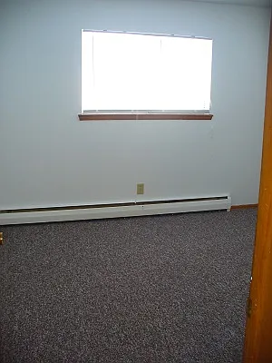 Vermont Court — Photo 4