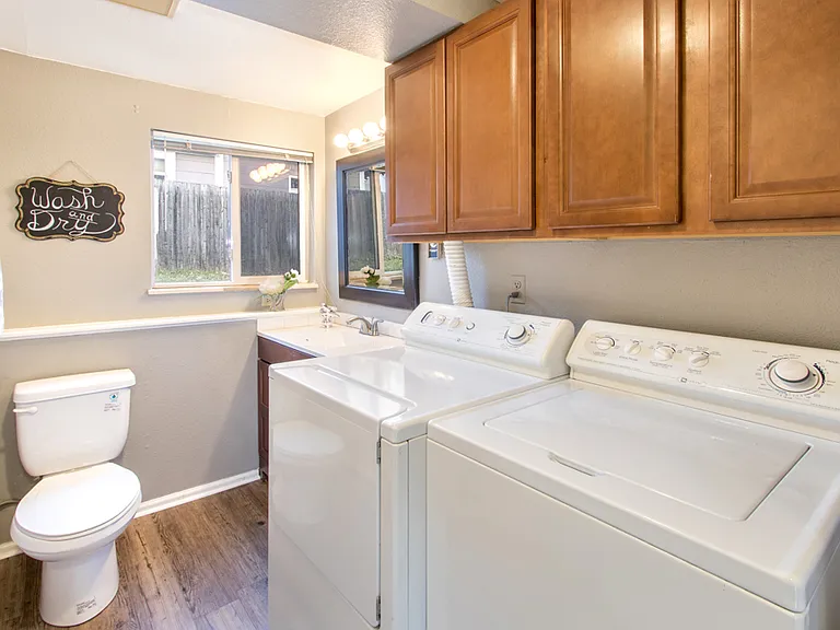 602 Cherry St #1 — Photo 15
