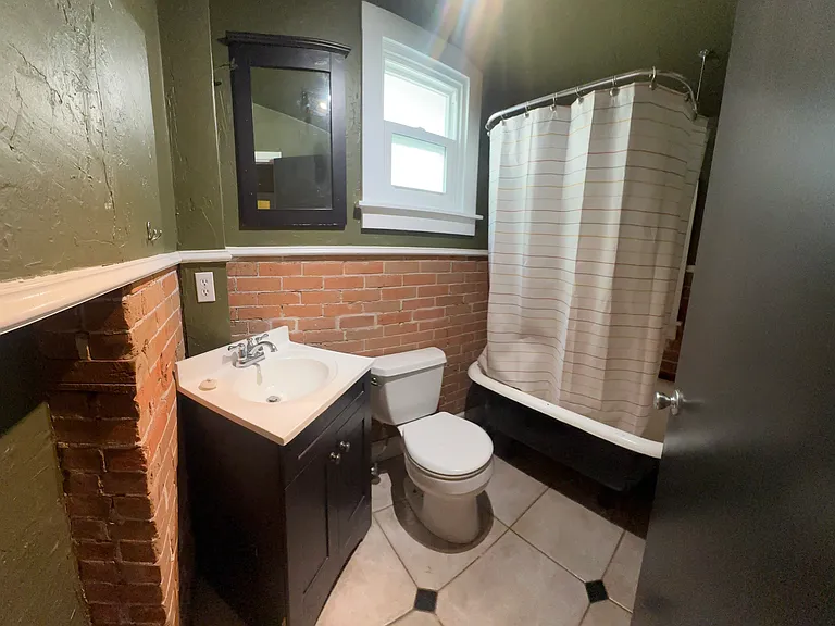 214 S Sherwood St — Photo 14