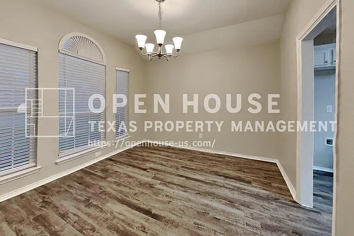 5510 Lee Hutson Ln — Photo 9