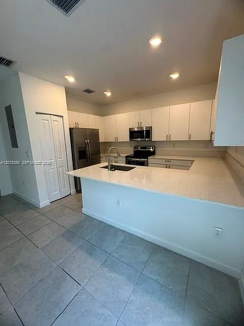 3 bed, 2.5 bath, 1612 sqft, $2,550 — Photo 4