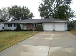 25655 Indian Ridge Rd, Sterling, IL 61081