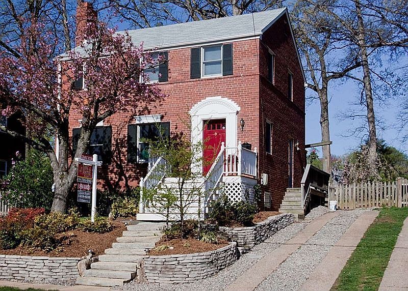 1st image of 940 N Livingston St