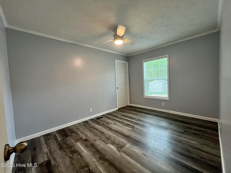 1296 Riverview Dr — Photo 16