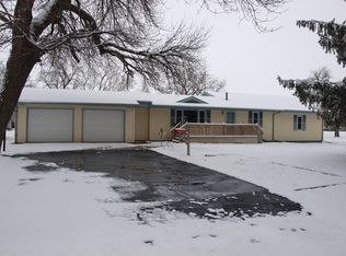305 W Walnut St, Harvard, NE 68944