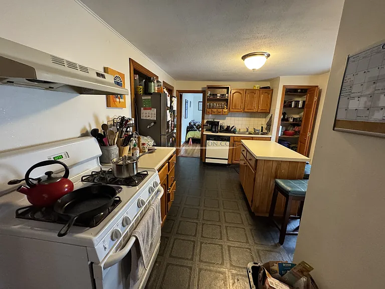2 Oneil Pl — Photo 3