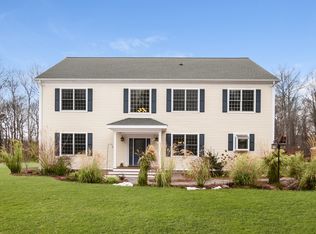 16 Farm Ponds Rd, North Stonington, CT 06359