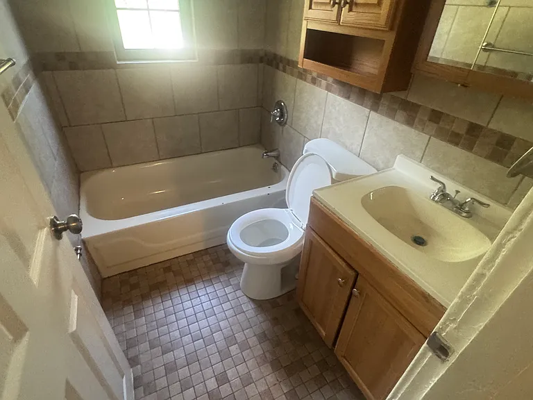 3537 Delphos Ave — Photo 5