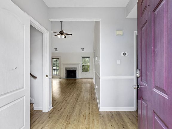 5th image of 111 Silverberry Ct