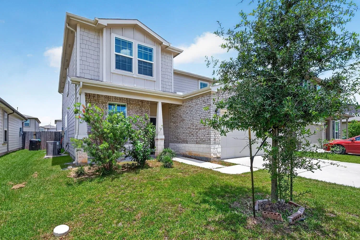 4 bed, 2.5 bath, 2684 sqft, $2,600 — Photo 3