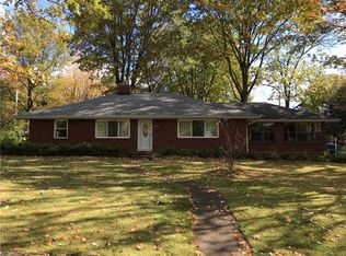 609 Crestwood Ave, Wadsworth, OH 44281