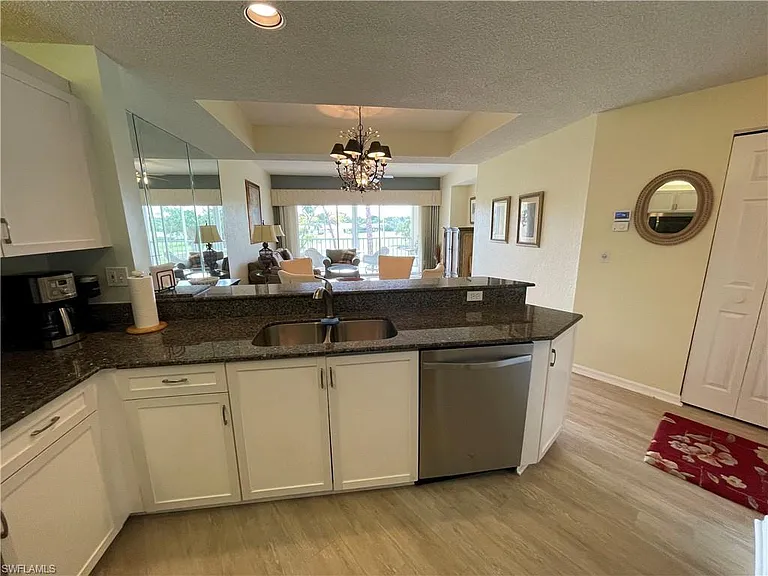 1070 Woodshire Ln #E204 — Photo 7