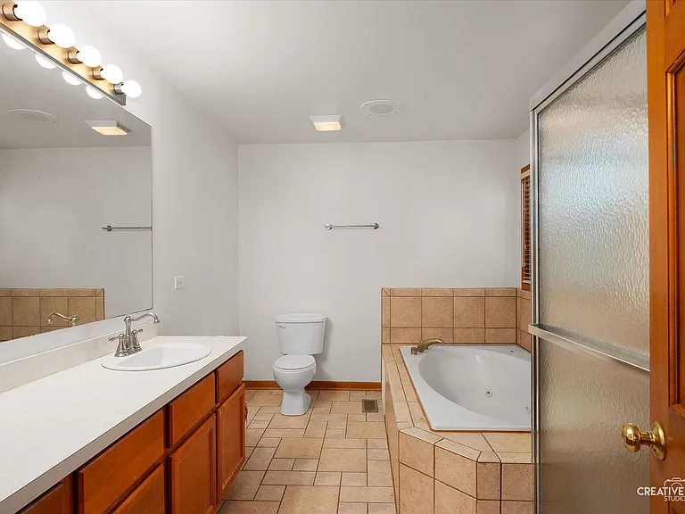 24456 Tufton St — Photo 13