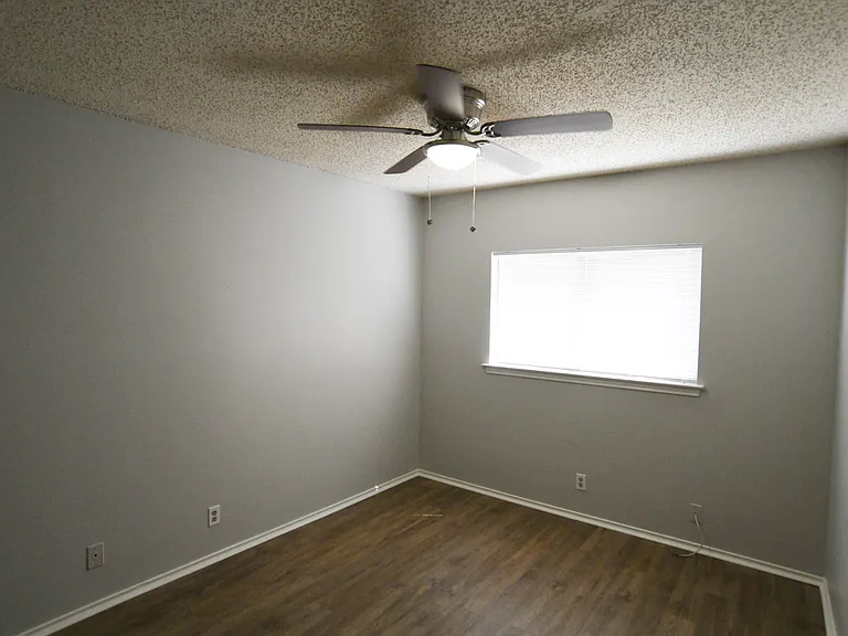 3231 Tree Grove Dr — Photo 14