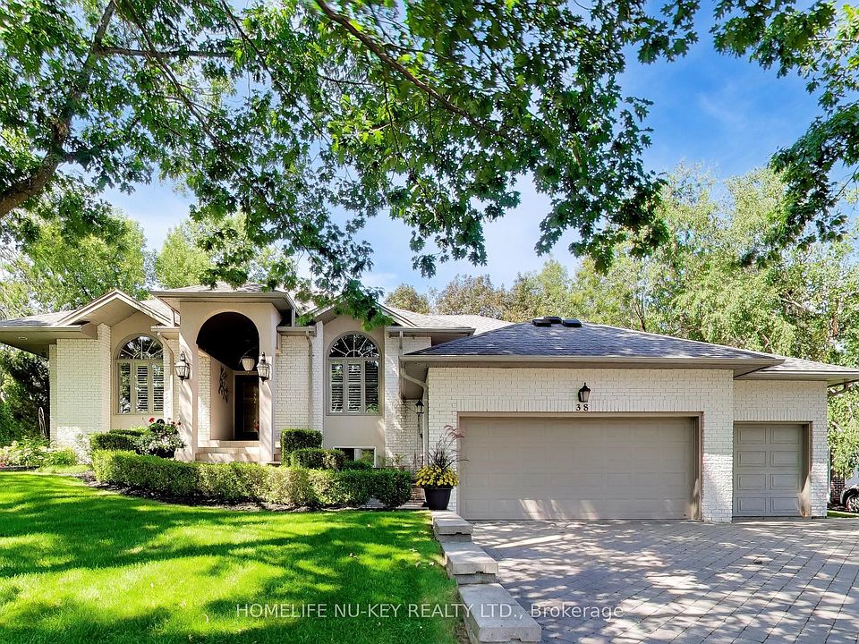 1st image of 38 Castle Dr