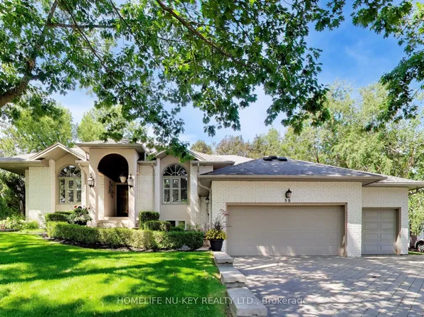 38 Castle Dr, Barrie, ON L4N 1R1