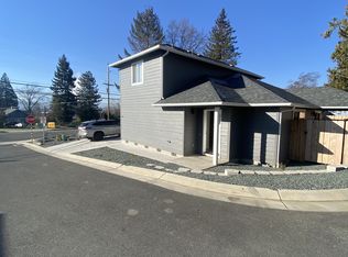 1000 NE Alberta Rose Ln, Grants Pass, OR 97526