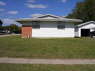 1st image of 615 Hillcrest Dr