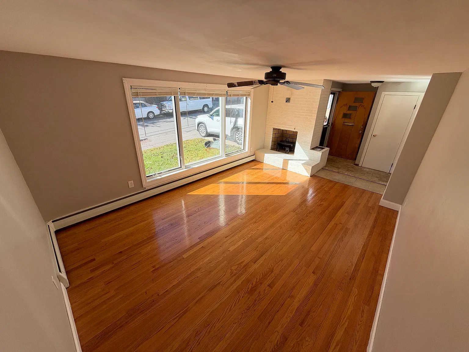 2 bed, 1000 sqft, $2,800 — Photo 3