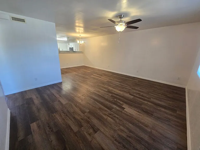 470 Serenity Ct #B — Photo 2