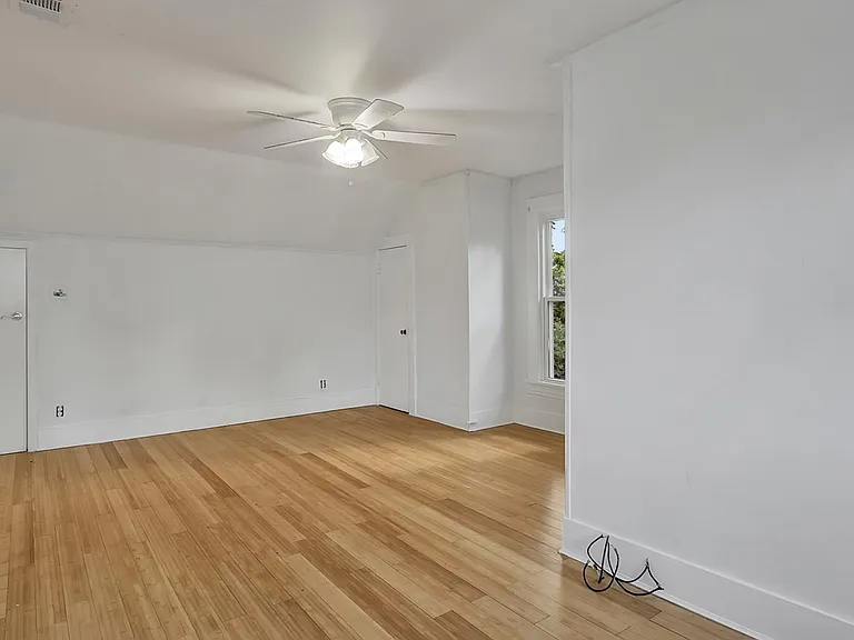 Large upstairs bedroom w/ 3 closets