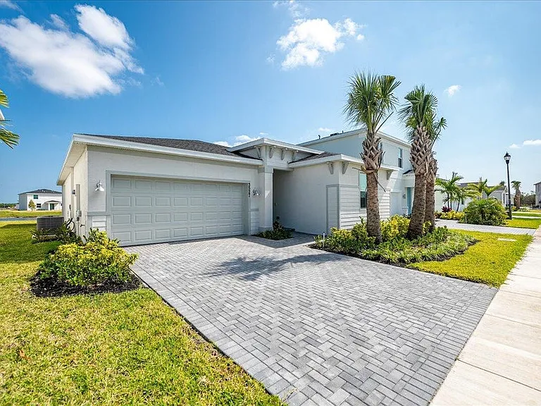 3527 Angler Dr — Photo 2
