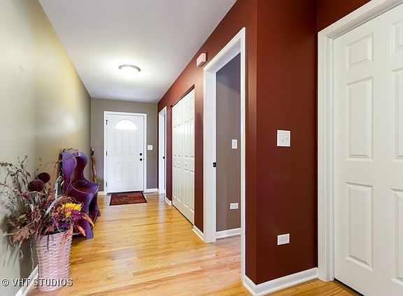 2nd image of 622 Oakwood St