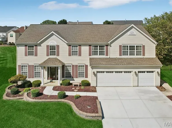 8 Wilton Ct, Saint Charles, MO 63301