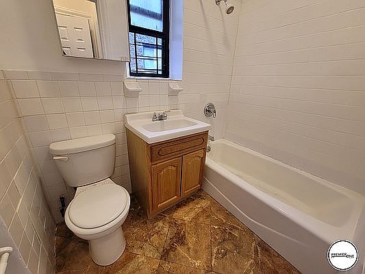 4th image of 2085 Morris Ave #12E