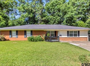 1704 Oakwood Dr, Troup, TX