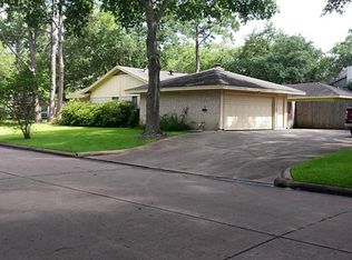 619 Forest Lake Dr, Seabrook, TX 77586