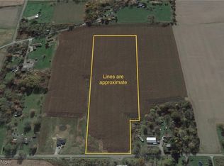 E Garfield Rd, New Springfield, OH 44443