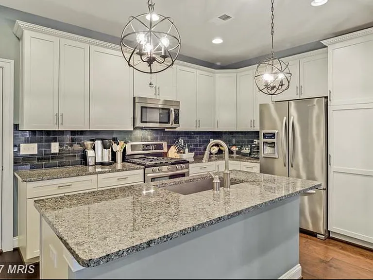 42835 Burrell Sq — Photo 9