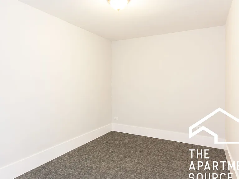 2922 W Logan Blvd #GDN — Photo 11