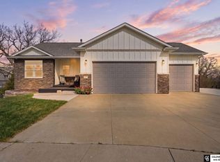 1757 NW Flader Ct, Lincoln, NE 68528