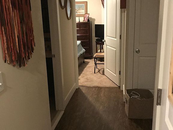 2nd image of 1095 Rockland Ave APT 2D
