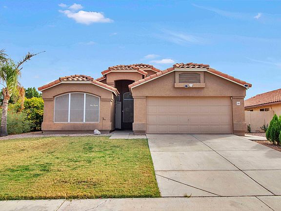 2nd image of 2041 S Avoca Cir