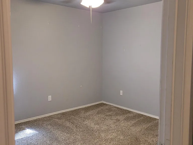 208 Alpine Dr — Photo 3