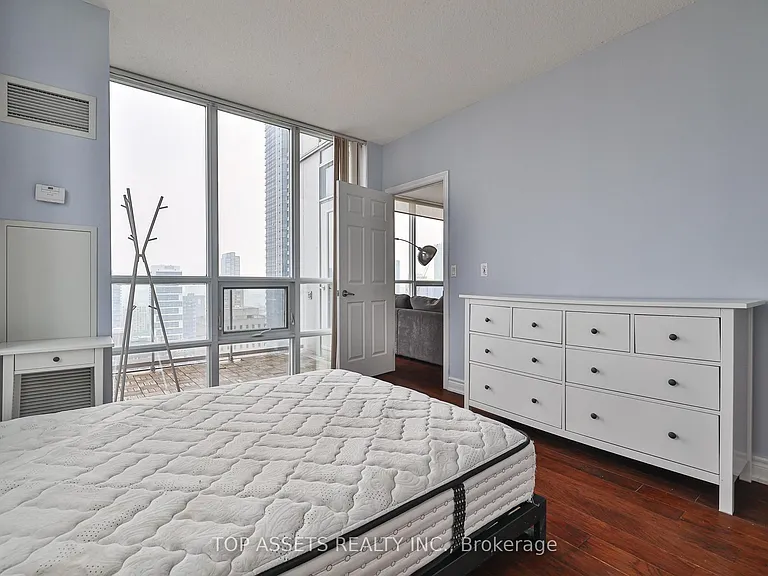 761 Bay St #3102 — Photo 34
