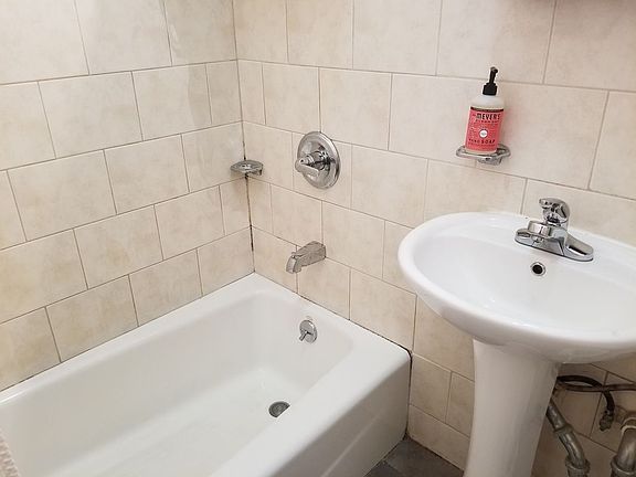 4th image of 636 Sterling Pl APT 2L