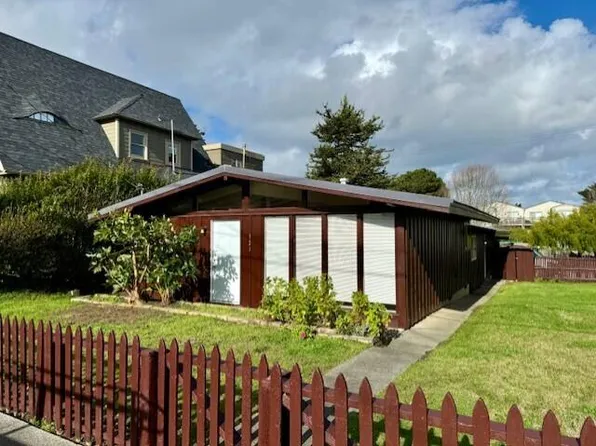 321/323 Hillsdale St, Eureka, CA 95501