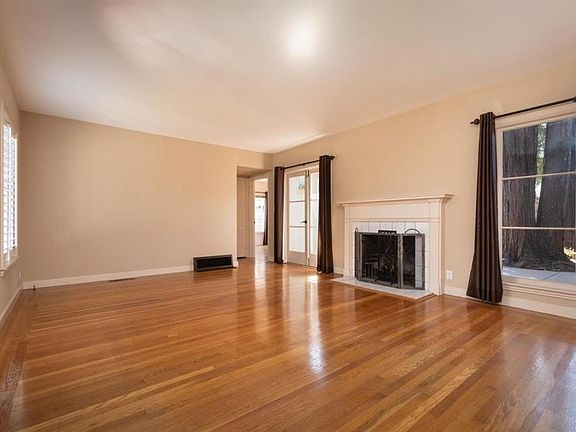 4th image of 410 E Ellsworth Ct